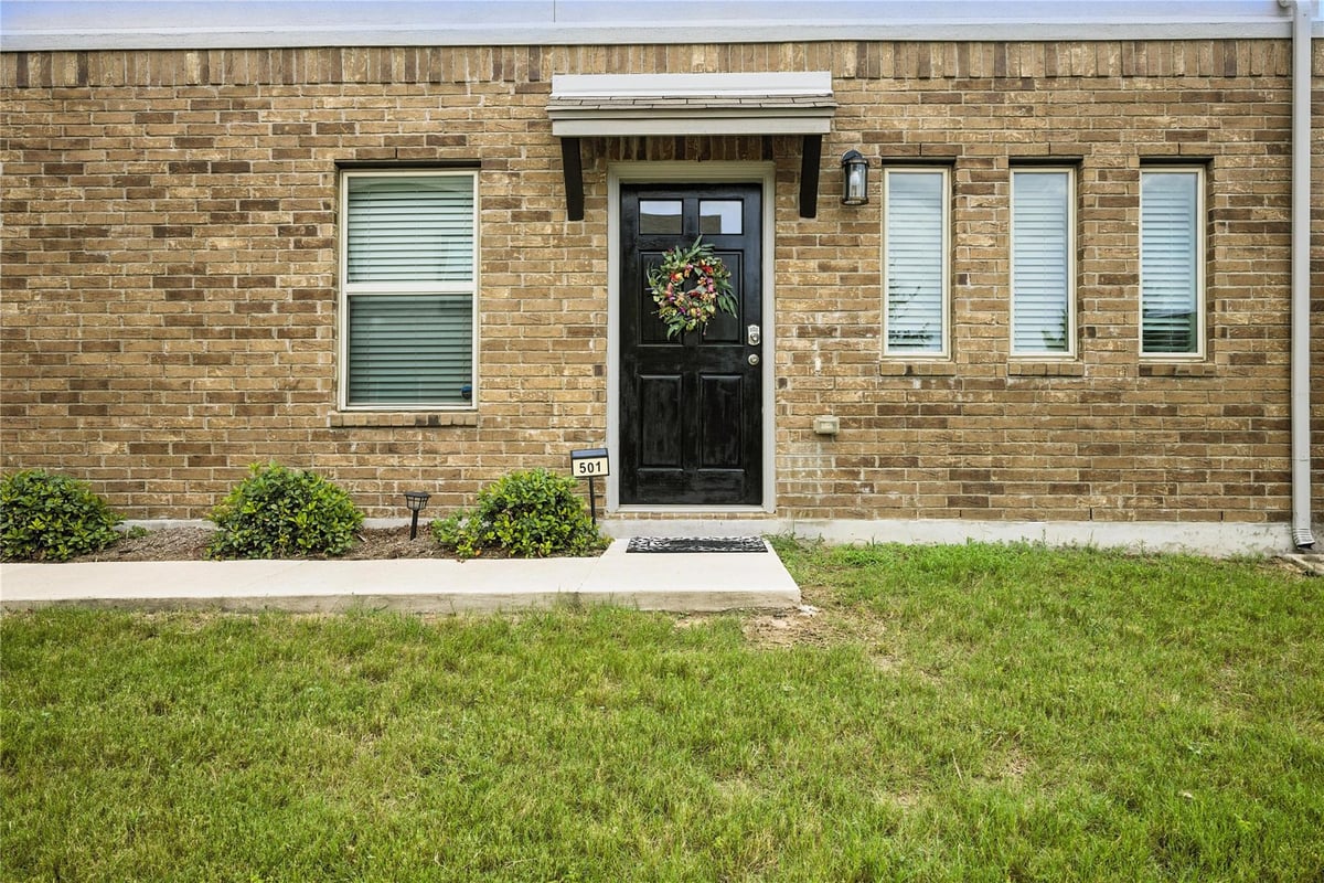 Kitchen at 2304 S Lakeline Blvd Unit #501 - 3 bed 2 bath home
