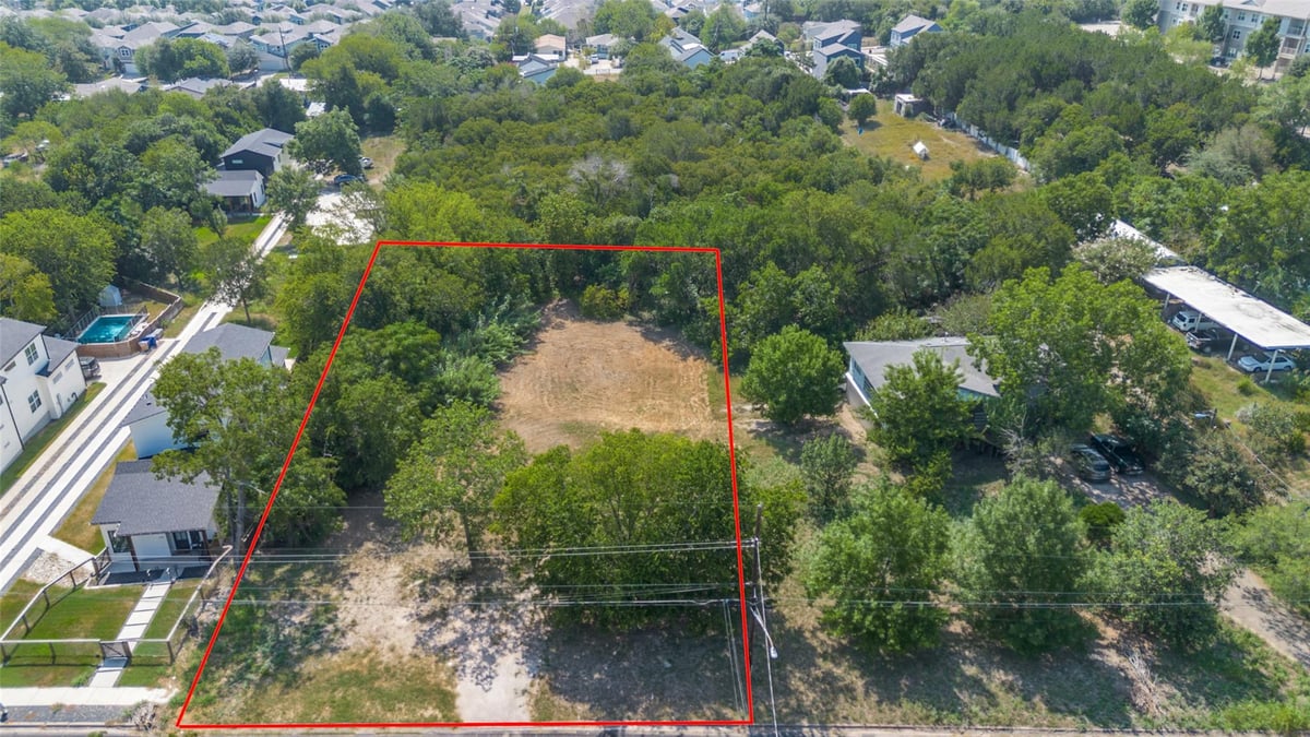 View 2305 Thrasher LN in Thrasher Lane 2305 Thrasher LN - property photo 1 - Luxury lot in Thrasher Lane, Austin, TX