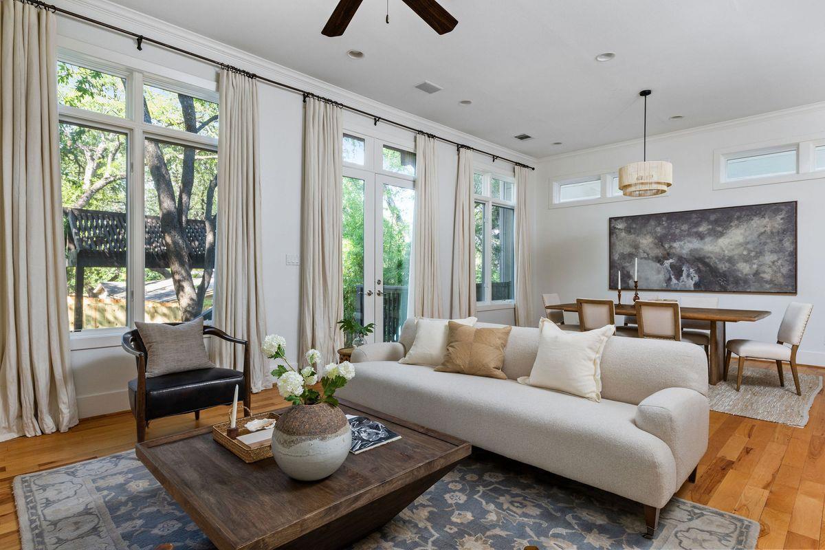View 2308 W 9TH ST Unit #B in West 9th Street Condo Amd 2308 W 9TH ST Unit #B - front exterior - Luxury home in West 9th Street Condo Amd, Austin, TX