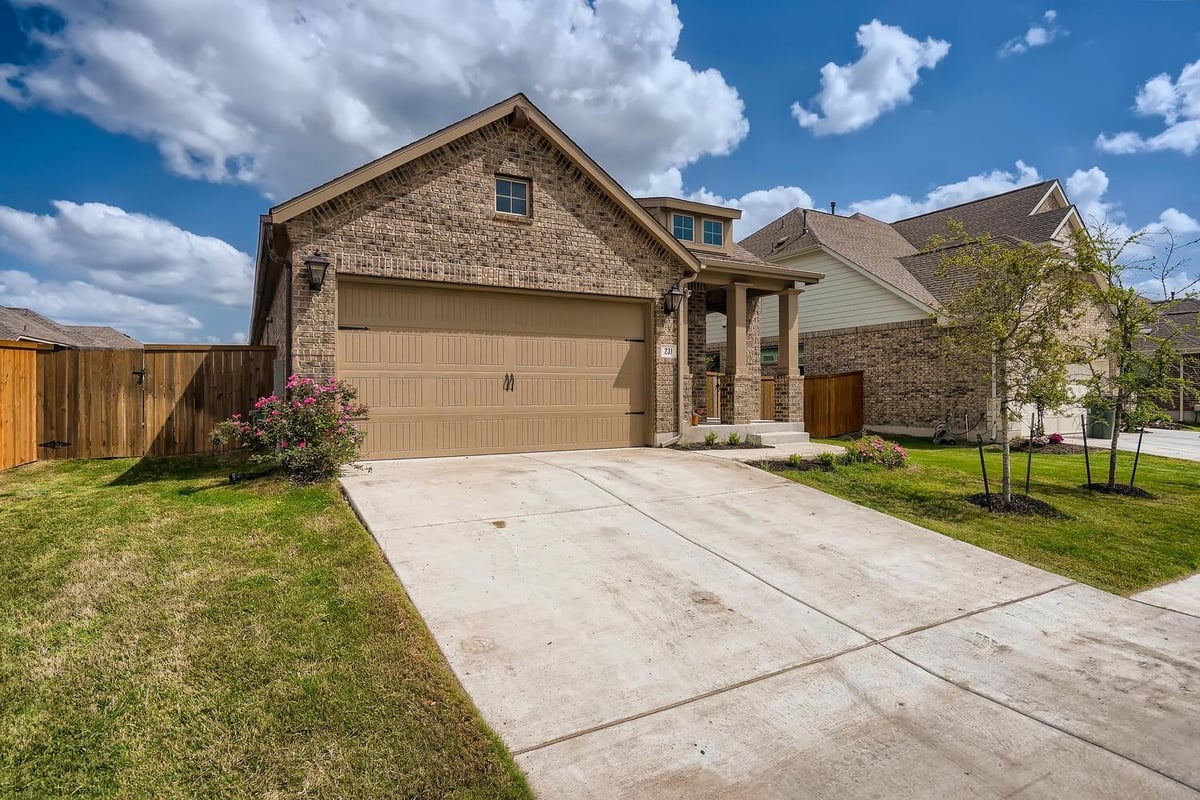 View 231 Spinnaker LOOP in Crosswinds Ph Two 231 Spinnaker LOOP - property photo 1 - Luxury home in Crosswinds Ph Two, Kyle, TX