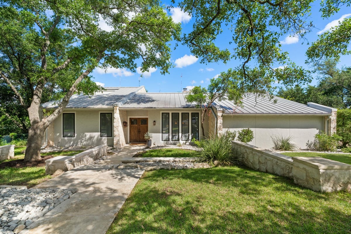 2310 Camino Alto - front exterior - Luxury home in Westlake Highlands Sec 05, Austin, TX
