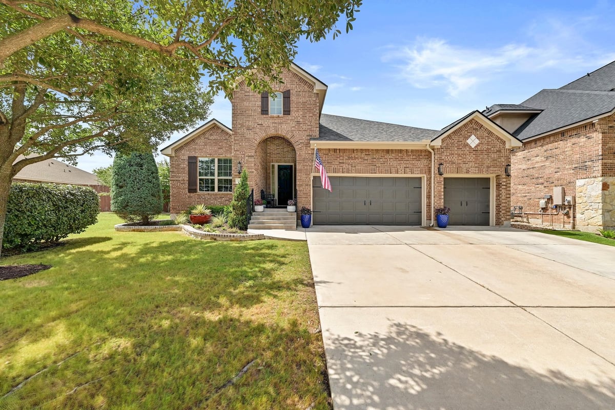 View 2312 Citrine CV in Bluffs At Crystal Falls Sec 2 2312 Citrine CV - front exterior - Luxury home in Bluffs At Crystal Falls Sec 2, Leander, TX