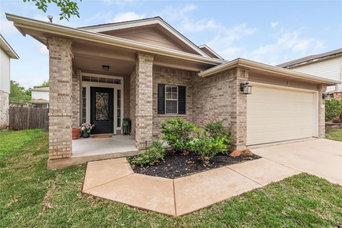 Kitchen at 2312 MARCUS ABRAMS Blvd - 4 bed 2 bath home