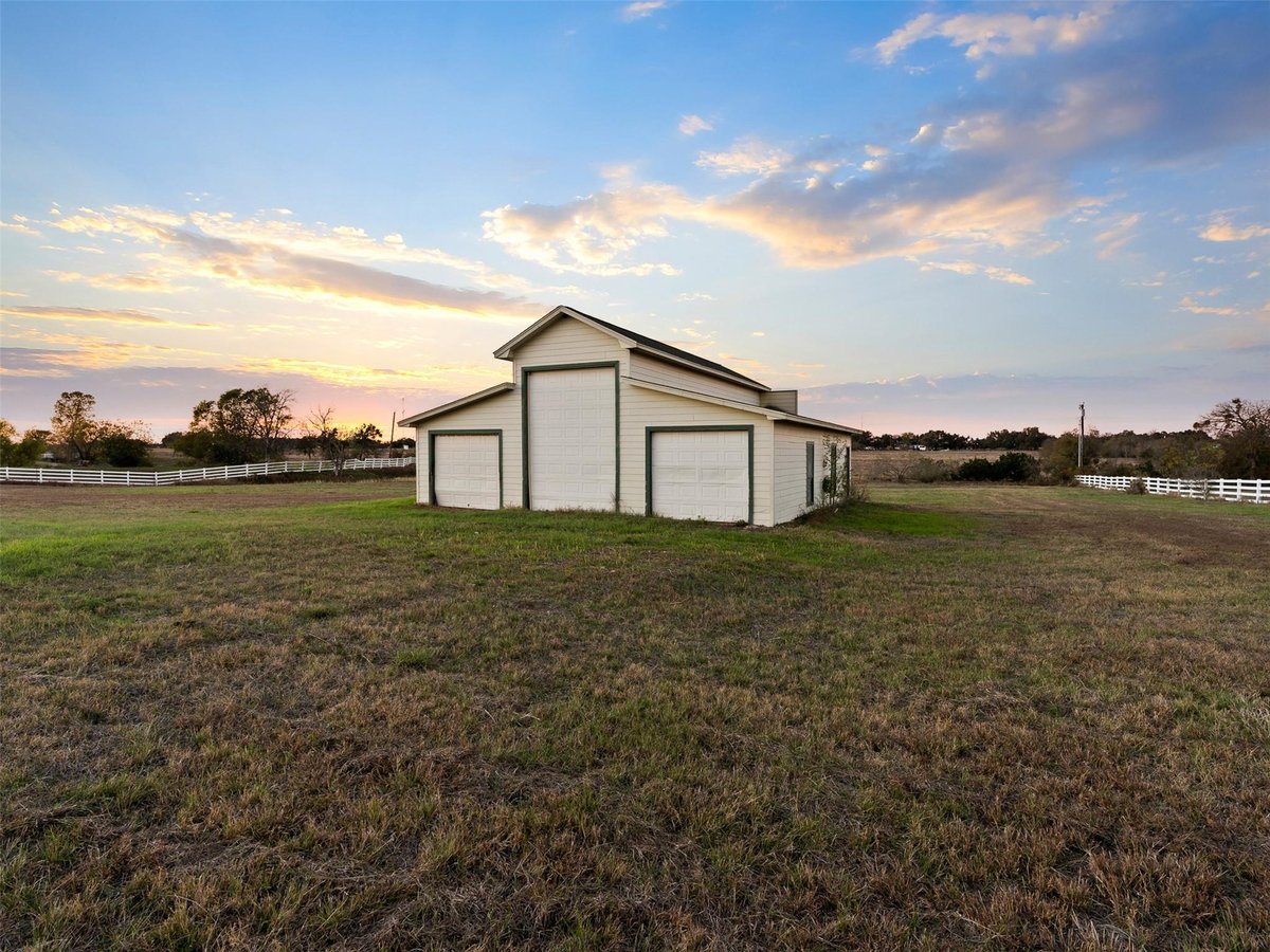 233 Courtnees WAY - front exterior - Luxury lot in River Estates Sec 2, Georgetown, TX