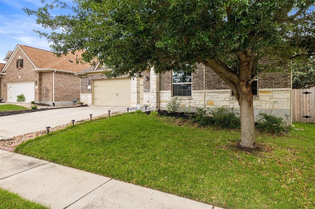 Primary bedroom at 233 Sangiovese St - 4 bed 2 bath home