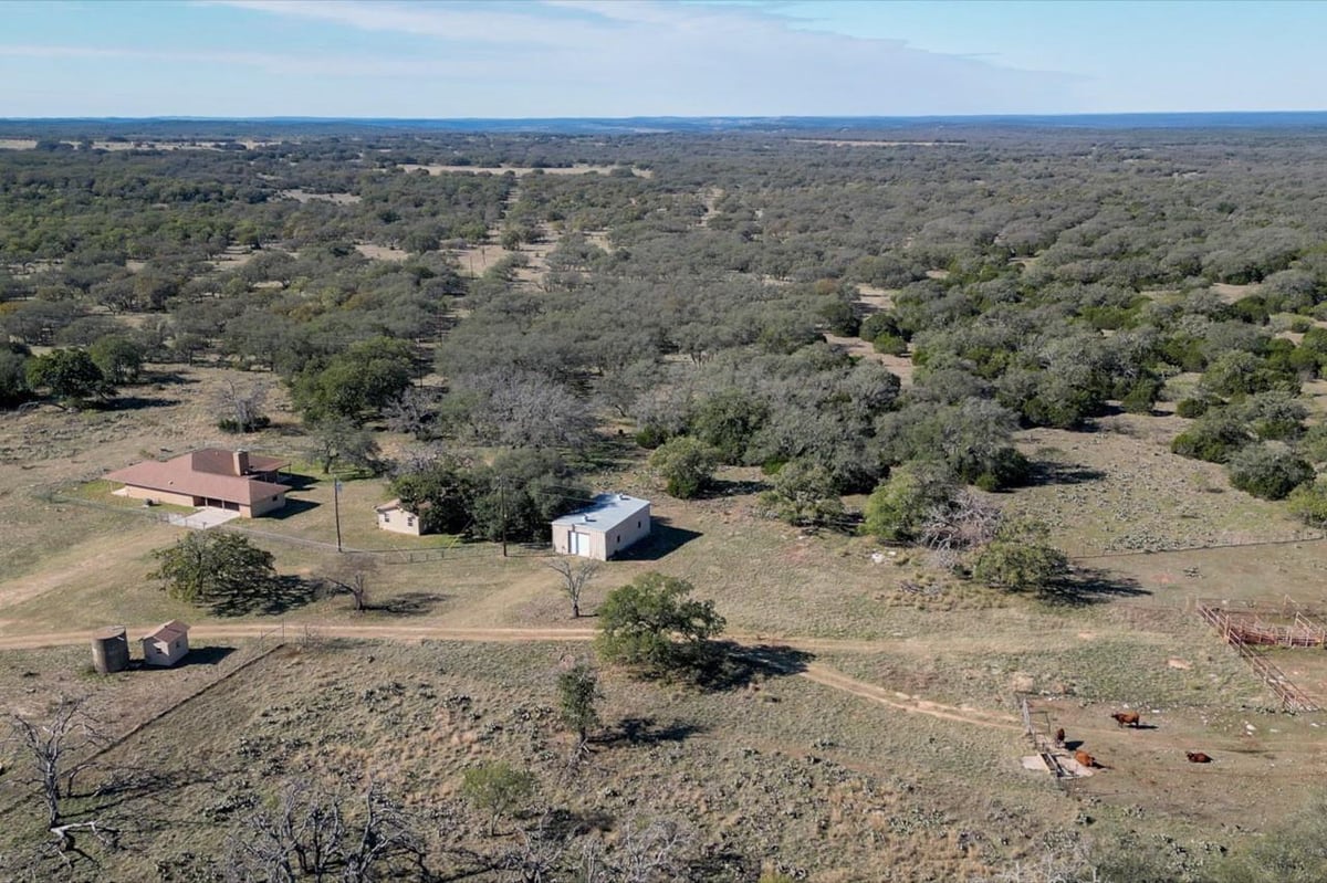 View 2334 Cr 105 2334 Cr 105 - front exterior - Luxury home in Lampasas, TX
