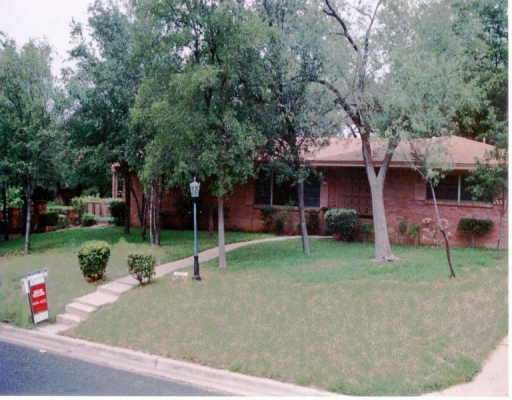 View 2334 WESTOAK Dr in WEST PARK ADDN 2334 WESTOAK Dr - property photo 1 - Luxury home in WEST PARK ADDN, Austin, TX