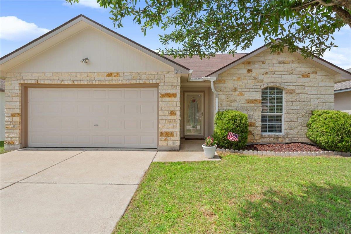 View 237 Moonstone Dr in Sonterra West Sec 8A Ph 01 237 Moonstone Dr - front exterior - Luxury home in Sonterra West Sec 8A Ph 01, Jarrell, TX