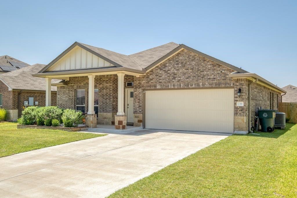 239 High More Ct - front exterior - Luxury home in Alta Vista Ph Iii, Temple, TX