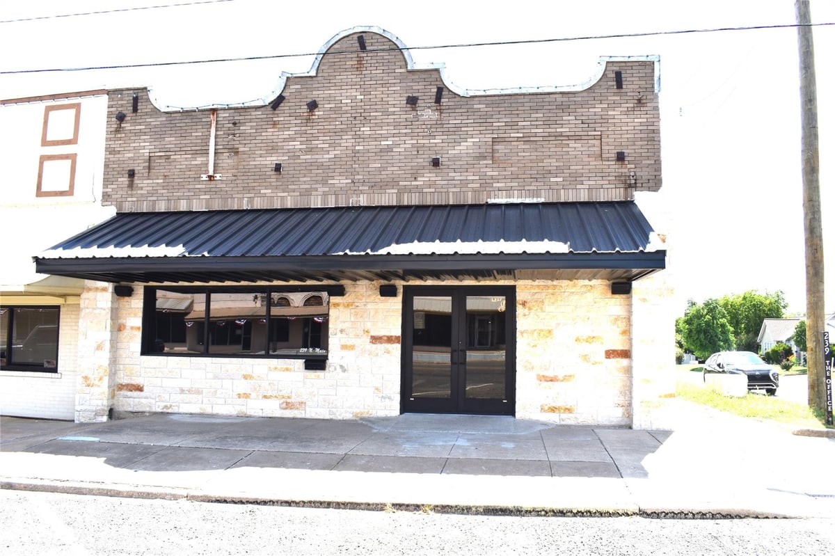 Primary bedroom at 239 N MAIN St - ORIGINAL TOWN - RD, Rockdale, TX
