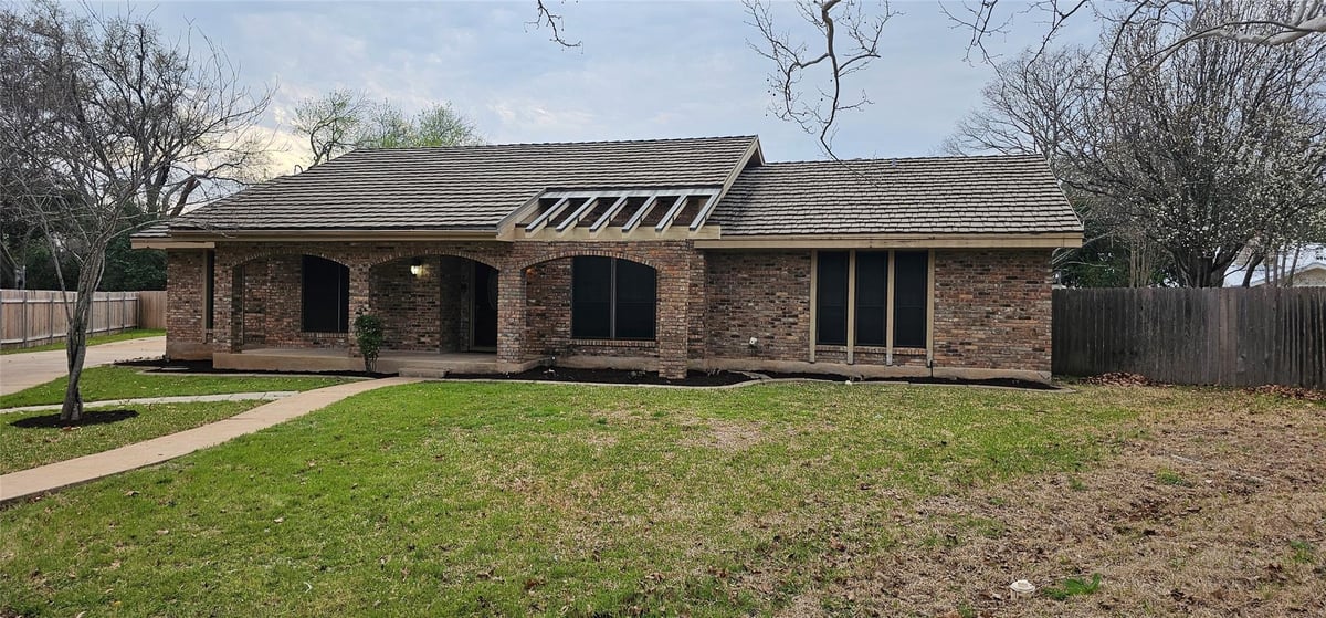 2401 Coral Ridge Cir - front exterior - Luxury home in Onion Creek Sec 01, Austin, TX