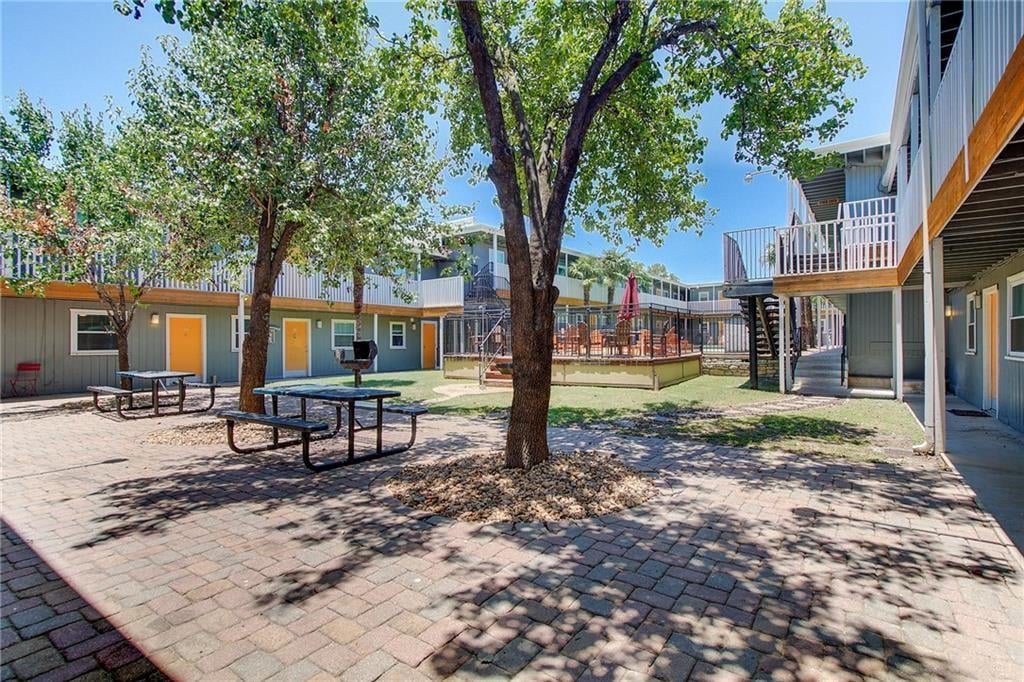 View 2401 Manor Rd Unit #132 in Avent R G 03 & 07ac Ofland Olt 2401 Manor Rd Unit #132 - front exterior - Luxury home in Avent R G 03 & 07ac Ofland Olt, Austin, TX