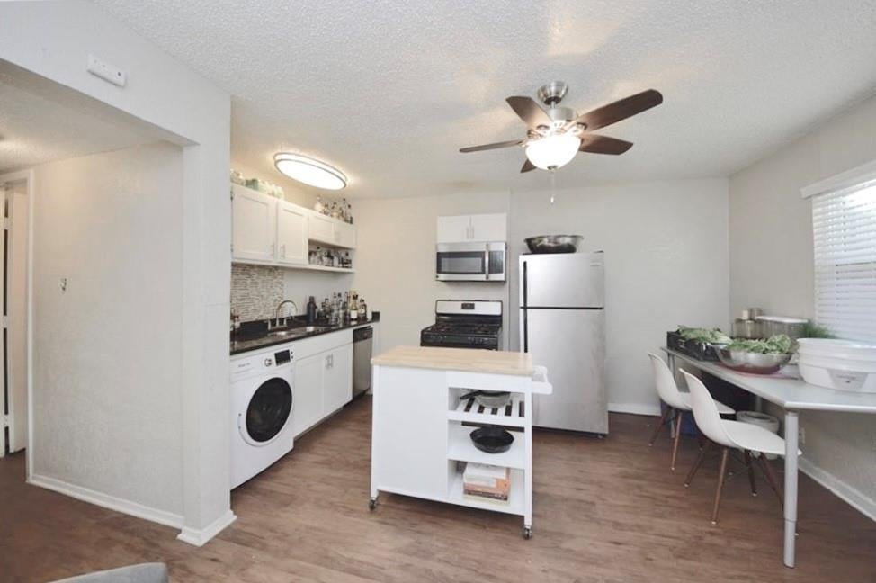 Kitchen at 2401 Manor Rd Unit #132A - 1 bed 1 bath home