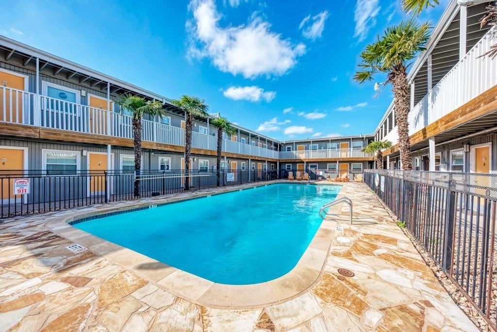 View 2401 Manor Rd Unit #137 in Avent R G 03 & 07ac Ofland Olt 2401 Manor Rd Unit #137 - front exterior - Luxury home in Avent R G 03 & 07ac Ofland Olt, Austin, TX