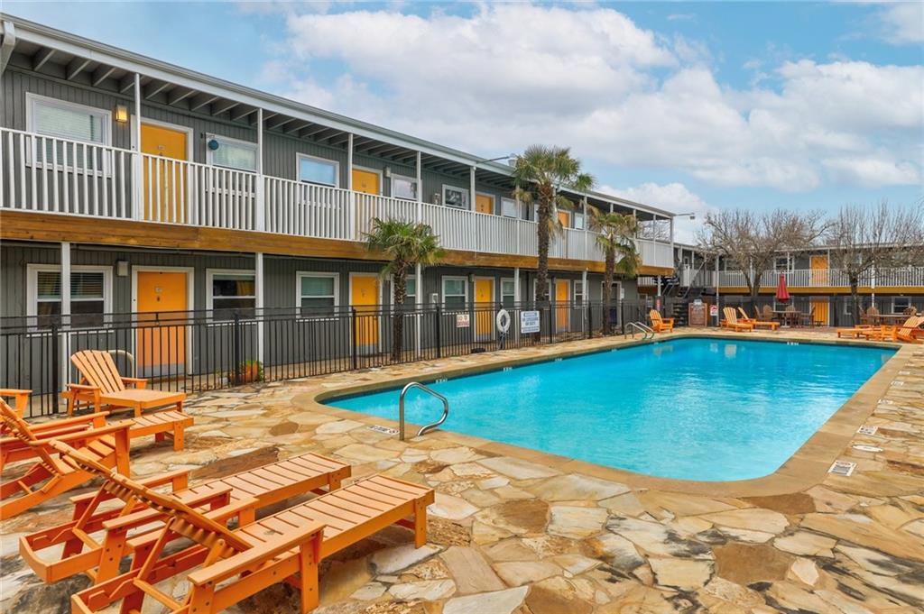 View 2401 Manor Rd Unit #211 in Avent R G 03 & 07ac Ofland Olt 2401 Manor Rd Unit #211 - front exterior - Luxury home in Avent R G 03 & 07ac Ofland Olt, Austin, TX