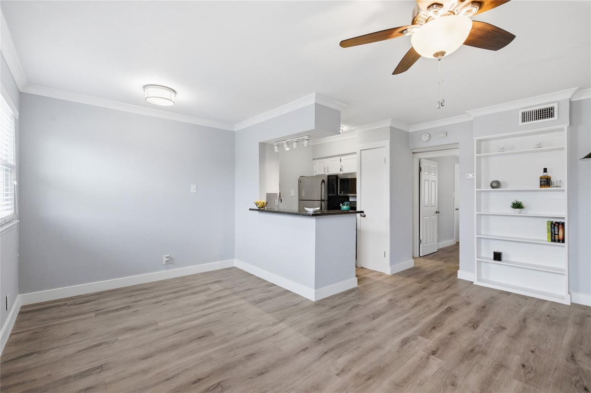 Living area at 2401 Manor Rd Unit #232 - 1 bed 1 bath home