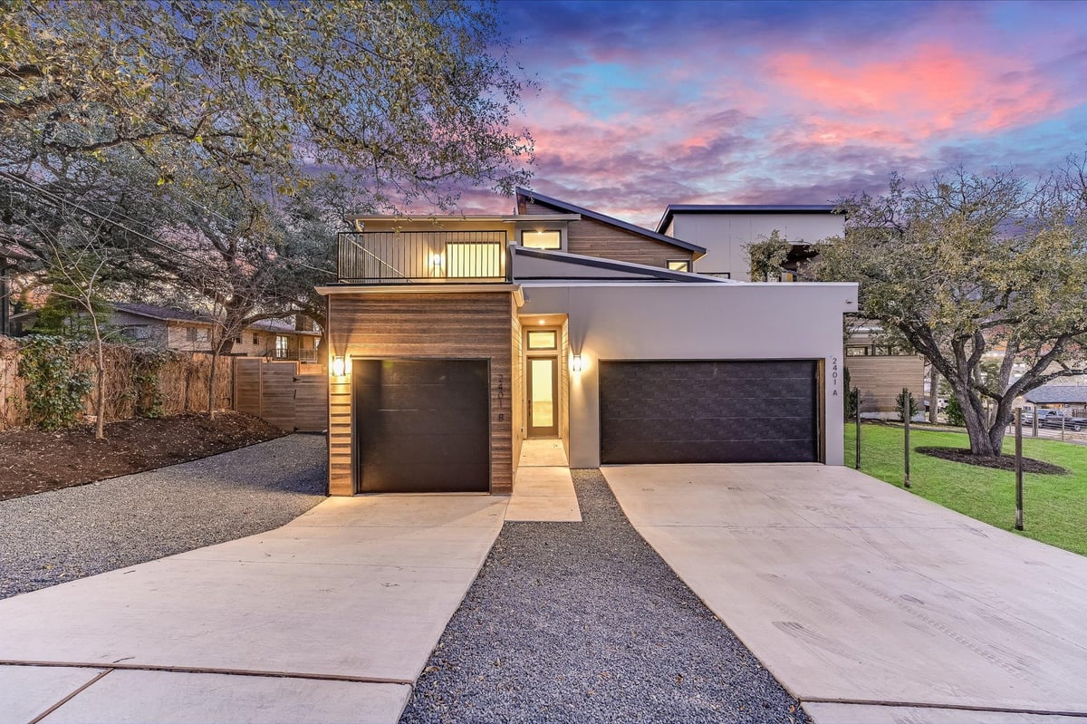View 2401 Trailside DR Unit #B in Barton Terrace Sec 06 2401 Trailside DR Unit #B - property photo 1 - Luxury home in Barton Terrace Sec 06, Austin, TX