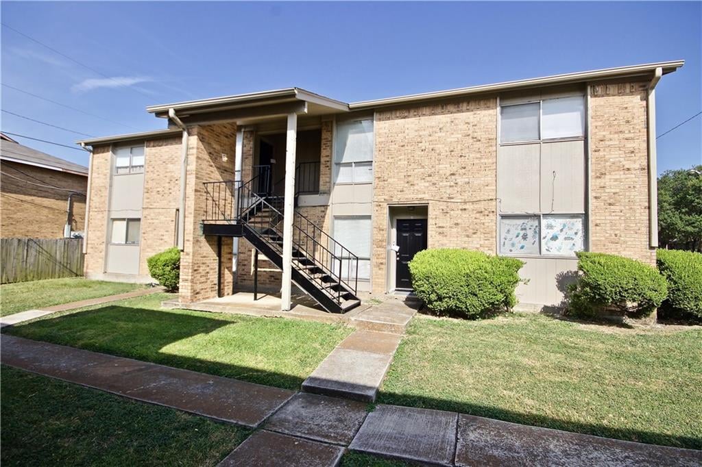 View 2401 Valley Forge Ave 2401 Valley Forge Ave - front exterior - Luxury home in Temple, TX