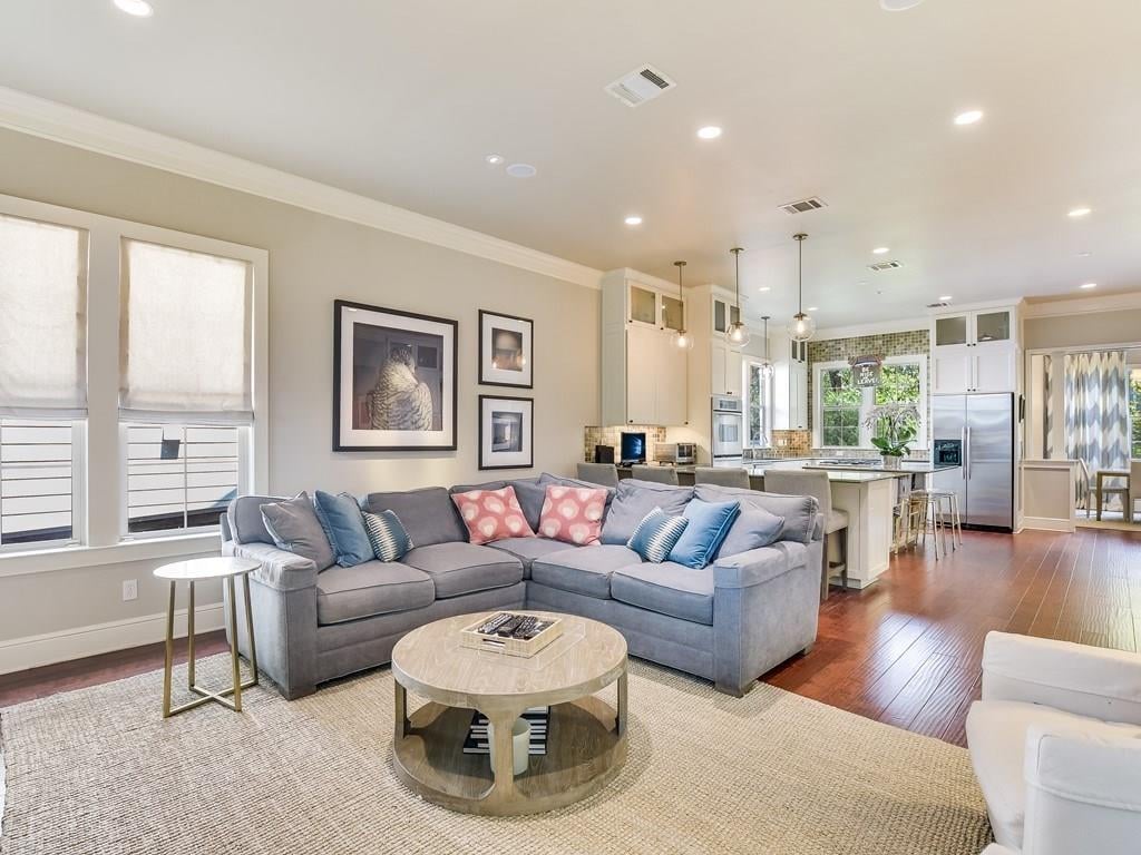 View 2403 W 8th in Tarrytown 2403 W 8th - property photo 1 - Luxury home in Tarrytown, Austin, TX