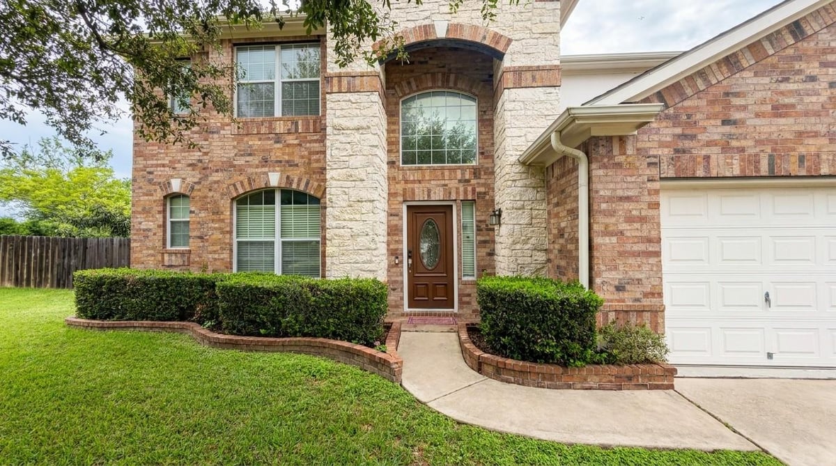 2404 Branding Iron Ln - front exterior - Luxury home in Lakeline Ranch Ph 02, Leander, TX