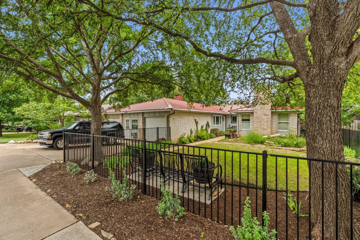 View 2406 Berkeley Ave Unit #B in Village Sec 08 2406 Berkeley Ave Unit #B - property photo 1 - Luxury home in Village Sec 08, Austin, TX