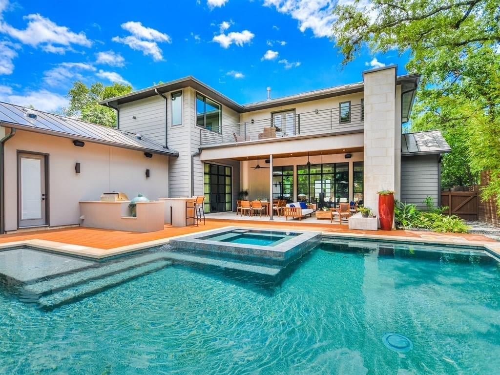 View 2406 W 9th St in Tarrytown 2406 W 9th St - property photo 1 - Luxury home in Tarrytown, Austin, TX