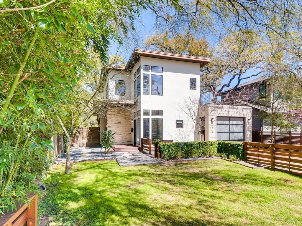 View 2408 W 9th St in Tarrytown 2408 W 9th St - property photo 1 - Luxury home in Tarrytown, Austin, TX