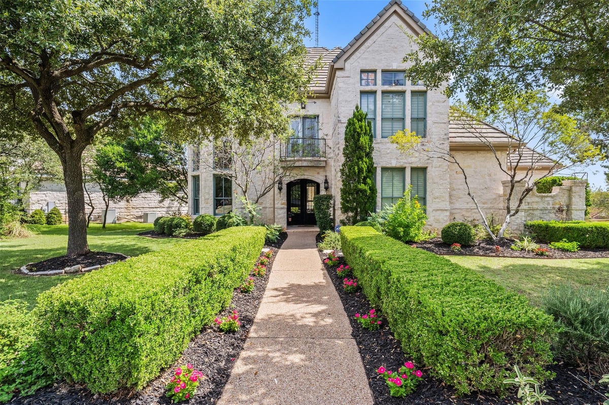 View 2413 Never Bend CV in Davenport Ranch Ph 07 Sec 03 2413 Never Bend CV - front exterior - Luxury home in Davenport Ranch Ph 07 Sec 03, Austin, TX
