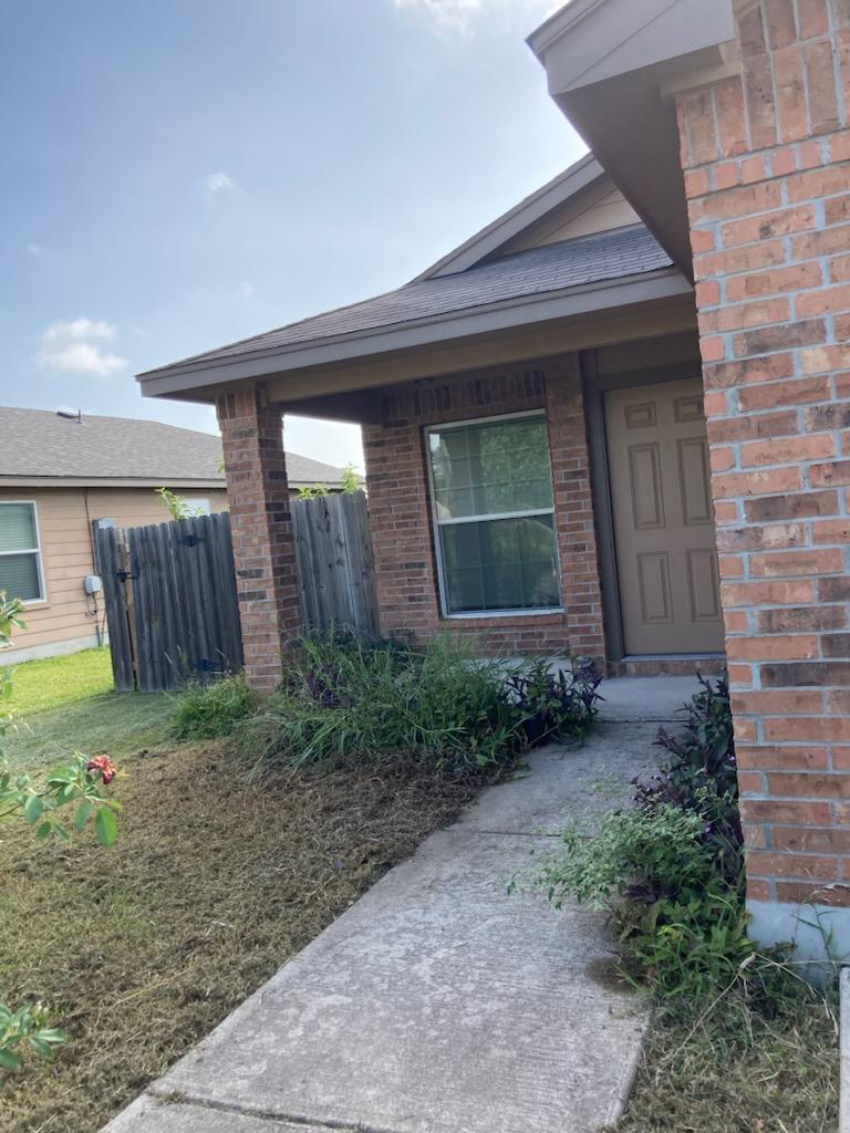 View 2416 Blue Sky LN in Summerside 2416 Blue Sky LN - front exterior - Luxury home in Summerside, Lockhart, TX