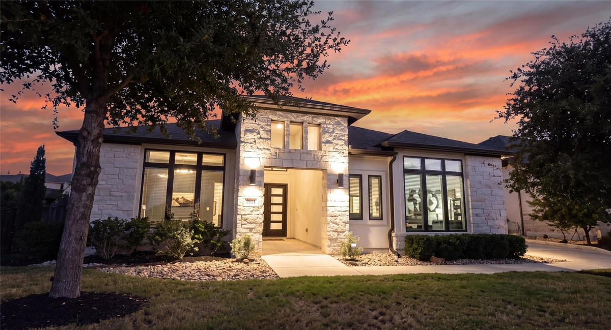 View 2421 Bel Paese BND in Travisso Ph 4 Secs 1 2 & 3 2421 Bel Paese BND - property photo 1 - Luxury home in Travisso Ph 4 Secs 1 2 & 3, Leander, TX
