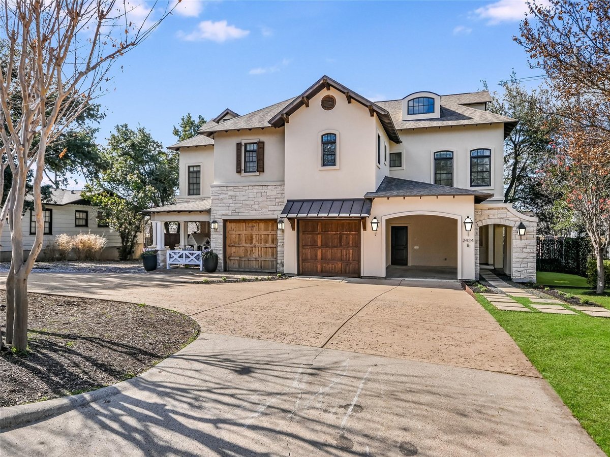 View 2424 Hartford Rd Unit #B in Hartford Villas Amd 2424 Hartford Rd Unit #B - front exterior - Luxury home in Hartford Villas Amd, Austin, TX