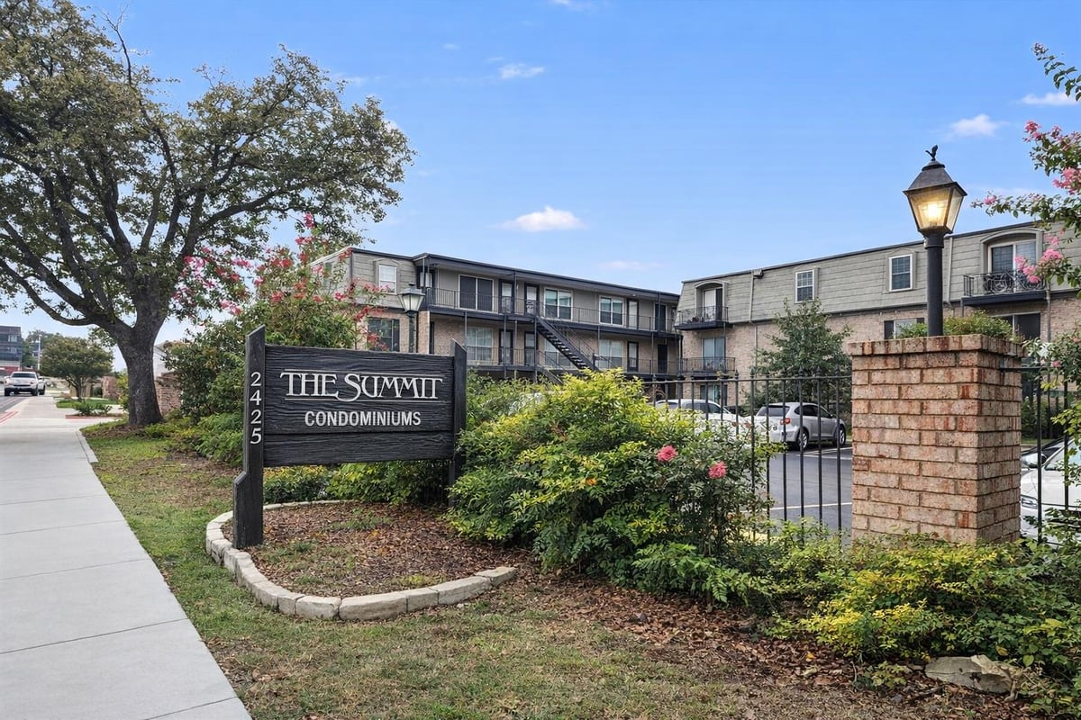 View 2425 Ashdale Dr Unit #81 in Summit Condo Amd 2425 Ashdale Dr Unit #81 - front exterior - Luxury home in Summit Condo Amd, Austin, TX
