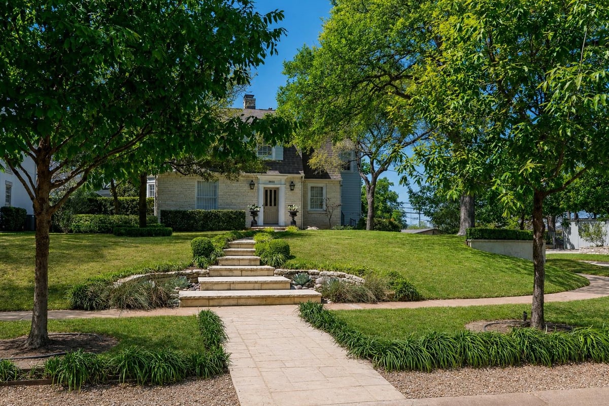 2428 Jarratt Ave - front exterior - Luxury home in Pemberton Heights Sec 01, Austin, TX