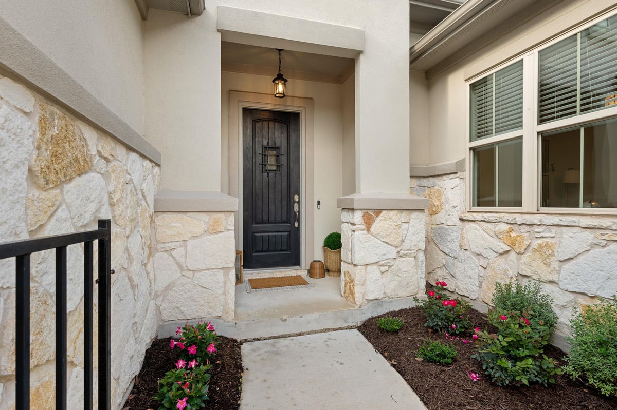 Living area at 2433 Carretera Dr - 3 bed 2 bath home