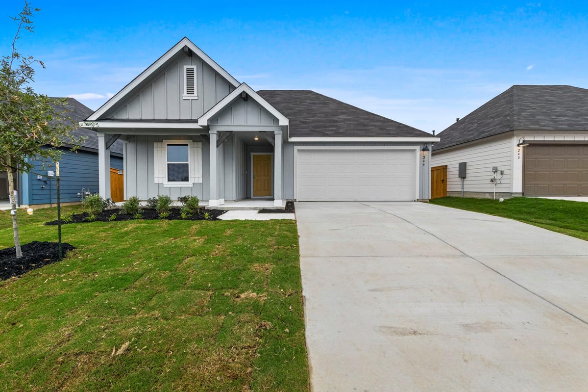 244 Flora Vista St - front exterior - Luxury home in Trace Sub Pa 13 Sec E, San Marcos, TX