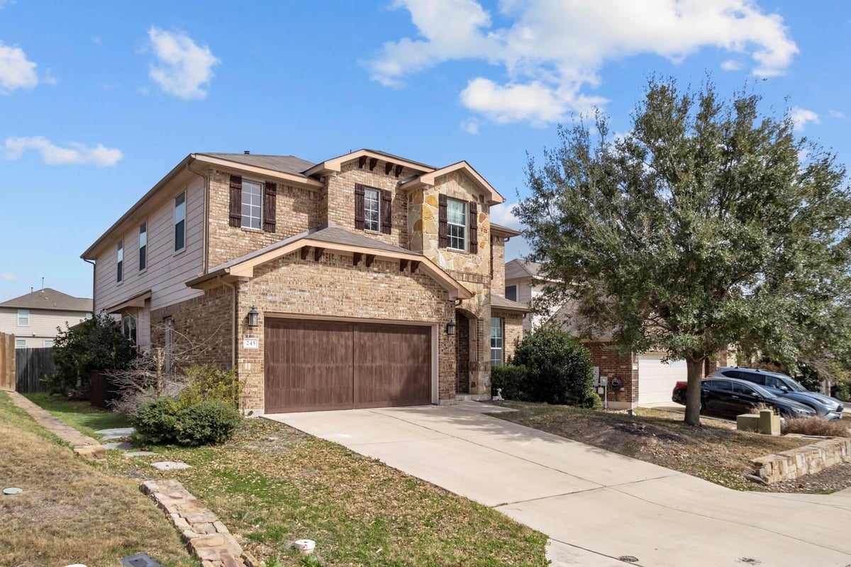 Living area at 245 Razzmatazz Trl - 4 bed 3 bath home