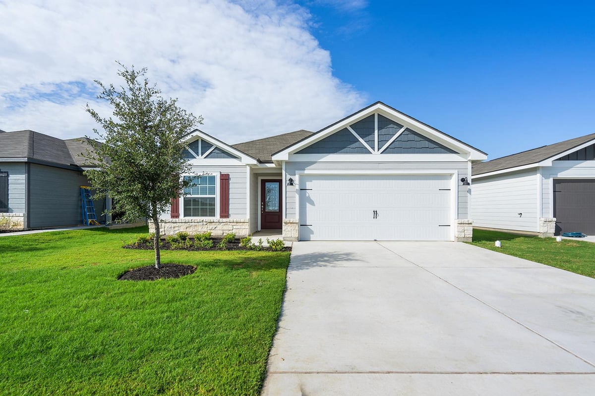 View 245 W Luna Blue LN in Colson Ranch 245 W Luna Blue LN - property photo 1 - Luxury home in Colson Ranch, Jarrell, TX