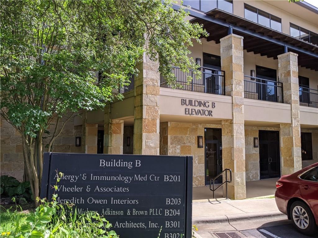 View 248 Addie Roy RD Unit #B302 in R R On Creek Condo Amd 248 Addie Roy RD Unit #B302 - property photo 1 - Luxury home in R R On Creek Condo Amd, Austin, TX
