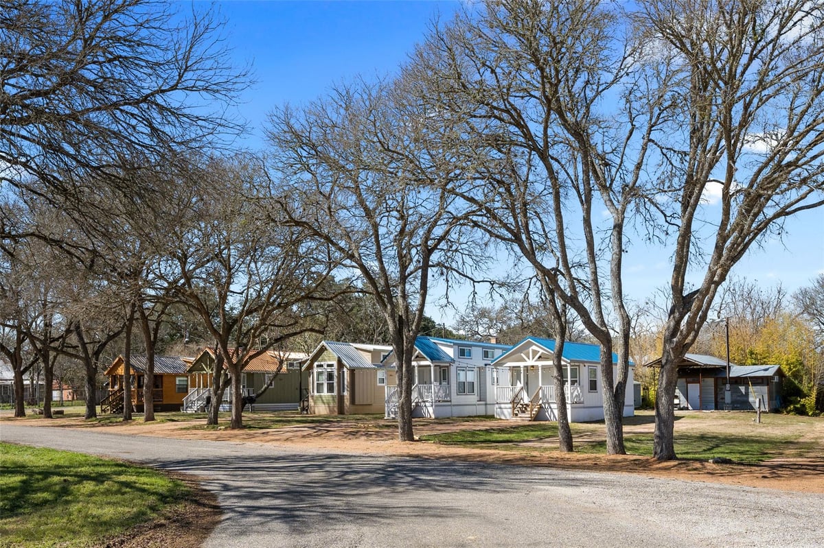 View 250 Park Avenue Ave in Staples 250 Park Avenue Ave, photo 1 of 40, Staples, Staples, TX