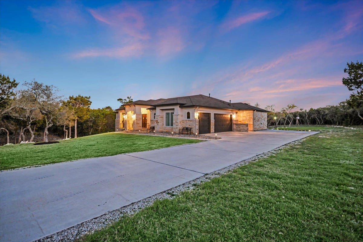 View 250 BROWN SADDLE Cv in THE PRESERVE AT LA VENTANA 250 BROWN SADDLE Cv - front exterior - Luxury home in THE PRESERVE AT LA VENTANA, Driftwood, TX