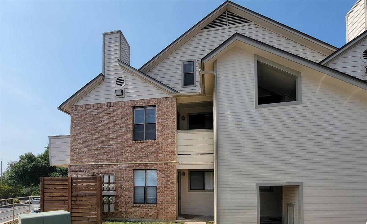 View 2500 Burleson RD Unit #210 in Woodlands 02 Condo 2500 Burleson RD Unit #210 - property photo 1 - Luxury home in Woodlands 02 Condo, Austin, TX