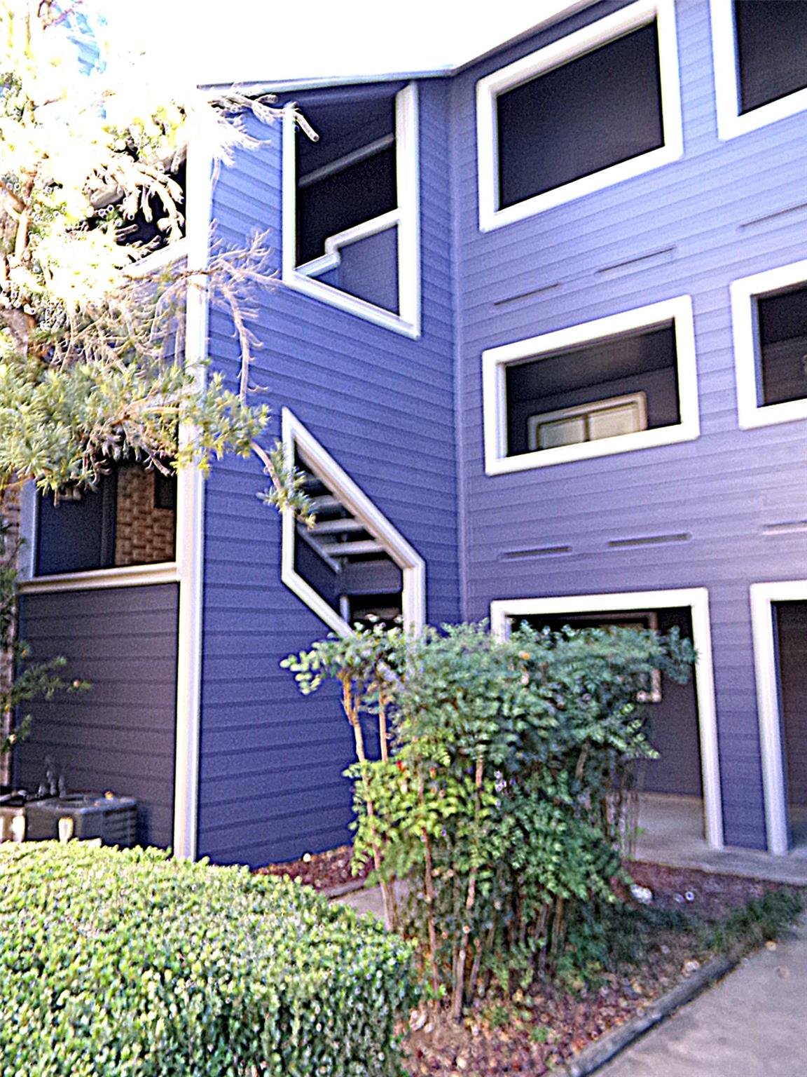 Living area at 2500 Burleson Rd Unit #615 - 1 bed 1 bath home