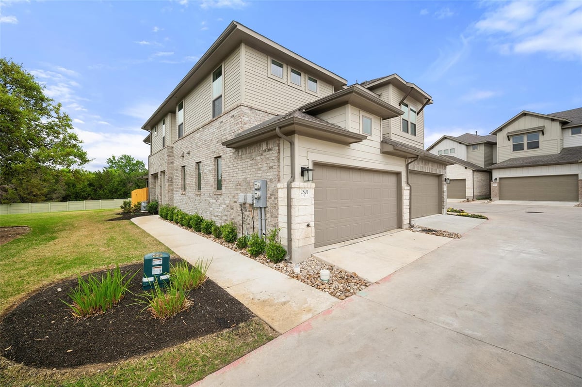 View 2500 Forest Creek Dr Unit #2501 in Sonoma Heights 2500 Forest Creek Dr Unit #2501 - front exterior - Luxury home in Sonoma Heights, Round Rock, TX