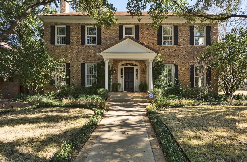 View 2501 Velasquez Dr in Tarrytown 2501 Velasquez Dr - property photo 1 - Luxury home in Tarrytown, Austin, TX