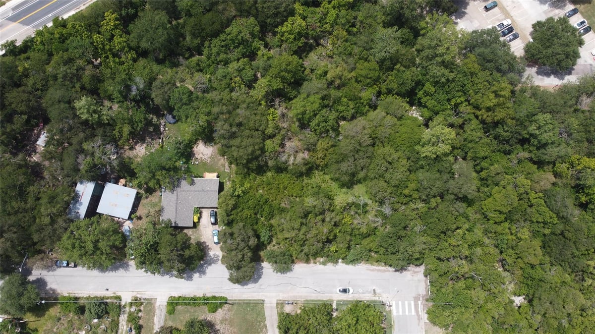 View 2502 Douglas ST in Burleson Road Heights 2502 Douglas ST - property photo 1 - Luxury lot in Burleson Road Heights, Austin, TX