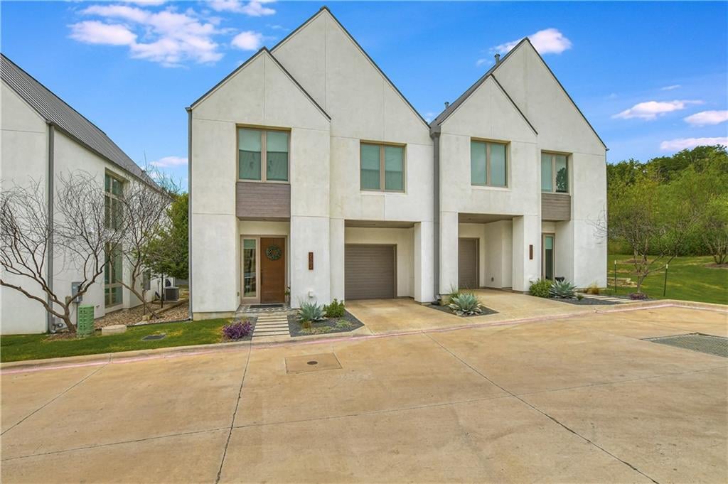View 2502 Sutherland St in Walsh 360 Twnhms 2502 Sutherland St - front exterior - Luxury home in Walsh 360 Twnhms, Austin, TX