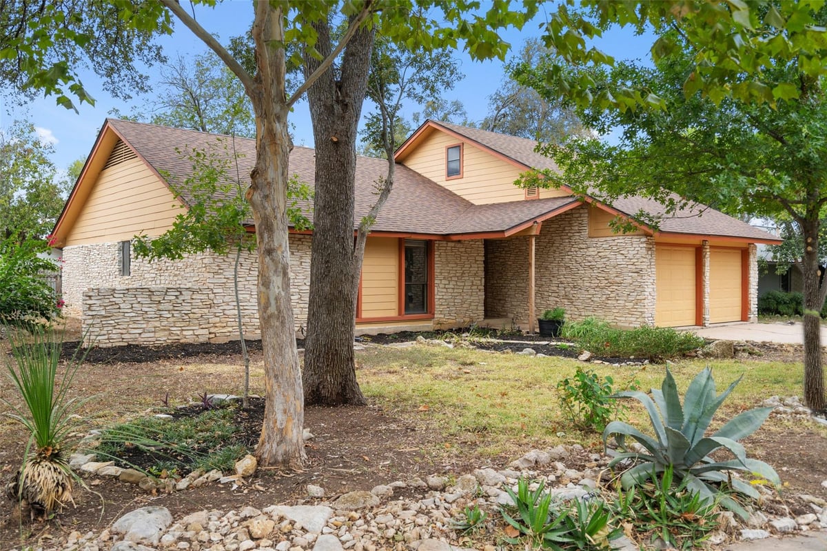 View 2503 Baxter Dr in Village Sec 05 2503 Baxter Dr - front exterior - Luxury home in Village Sec 05, Austin, TX