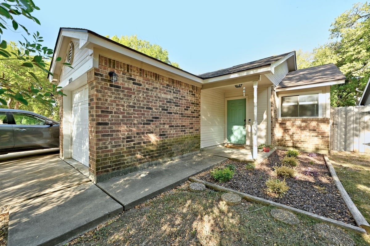 View 2503 HOWELLWOOD WAY Unit #B in Tanglewood Forest Sec 02 Ph B 2503 HOWELLWOOD WAY Unit #B - property photo 1 - Luxury home in Tanglewood Forest Sec 02 Ph B, Austin, TX