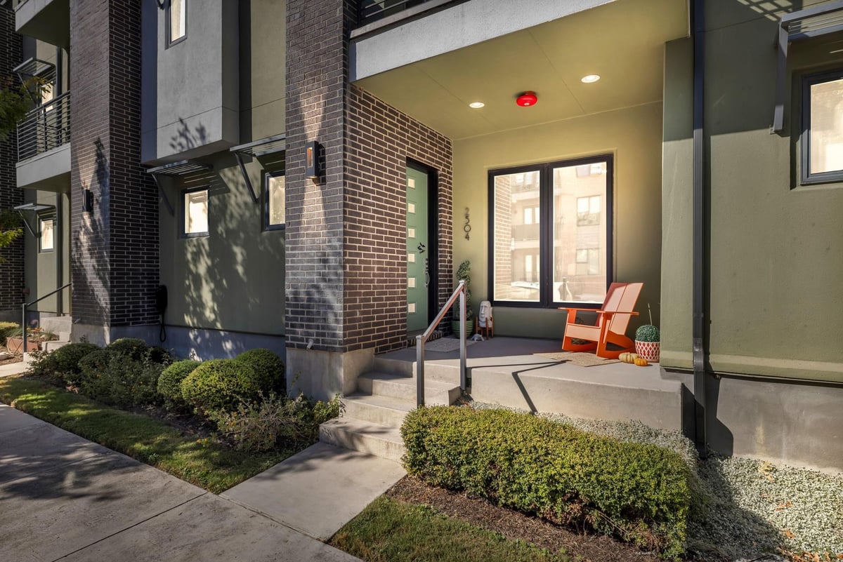 View 2504 Sorin St in Mueller Sec Vii-C Sub Amd 2504 Sorin St - front exterior - Luxury home in Mueller Sec Vii-C Sub Amd, Austin, TX