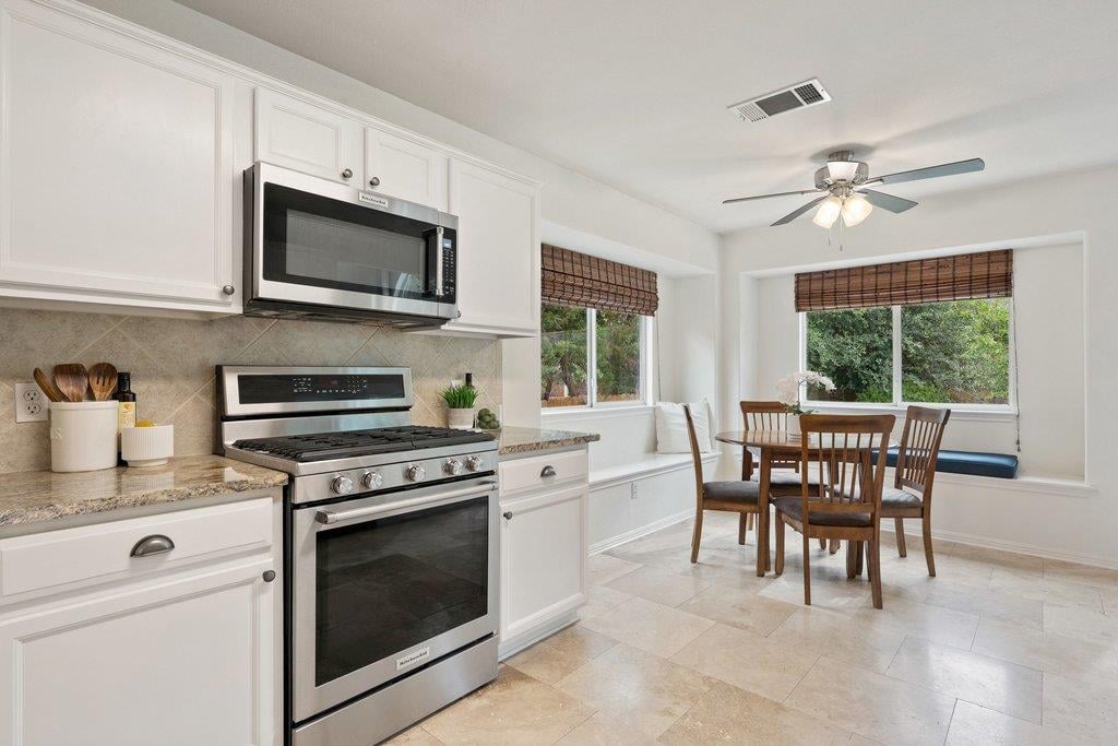 Living area at 2505 Granite Creek Dr - 4 bed 2 bath home